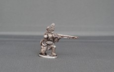 Grenadier in Bearskin kneeling firing wssg02