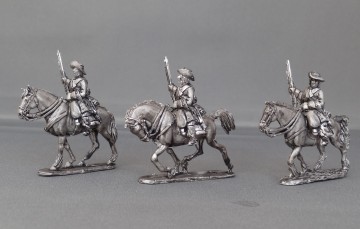 Dragoons in floppy hats trotting WOTLOAD02