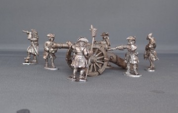 French Field gun with scrolled barrel and crew