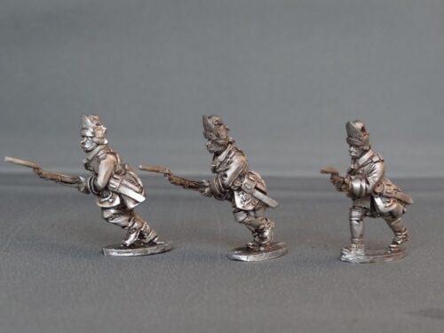 GNW Swedish grenadiers in short cloth mitre charging