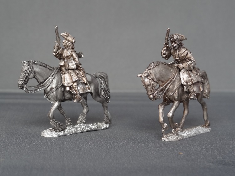 French/Spanish horse advancing with pistols