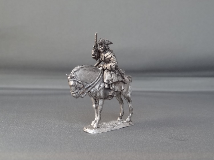 French/Spanish horse troopers with pistols standing horse