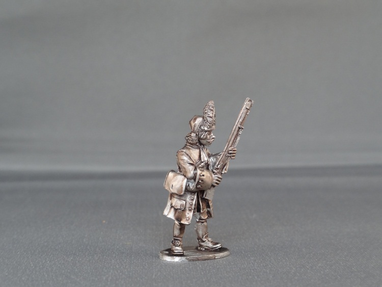 Austrian Grenadier presenting