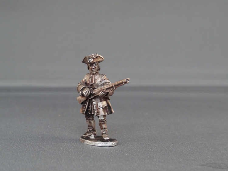 French Musketeer priming Fusil